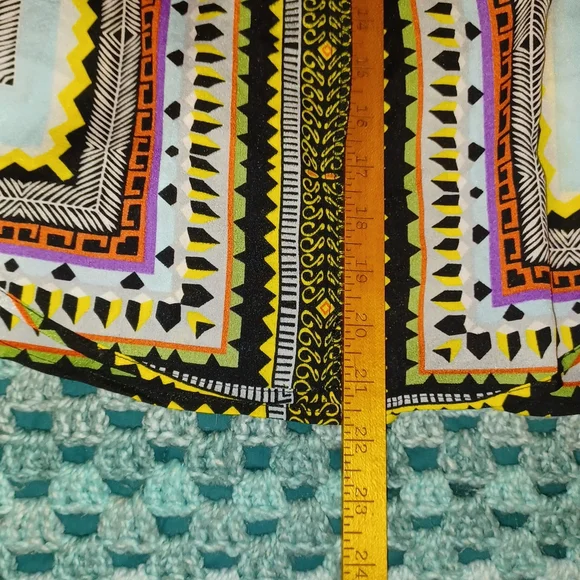 Pretty top. - Picture 5 of 5